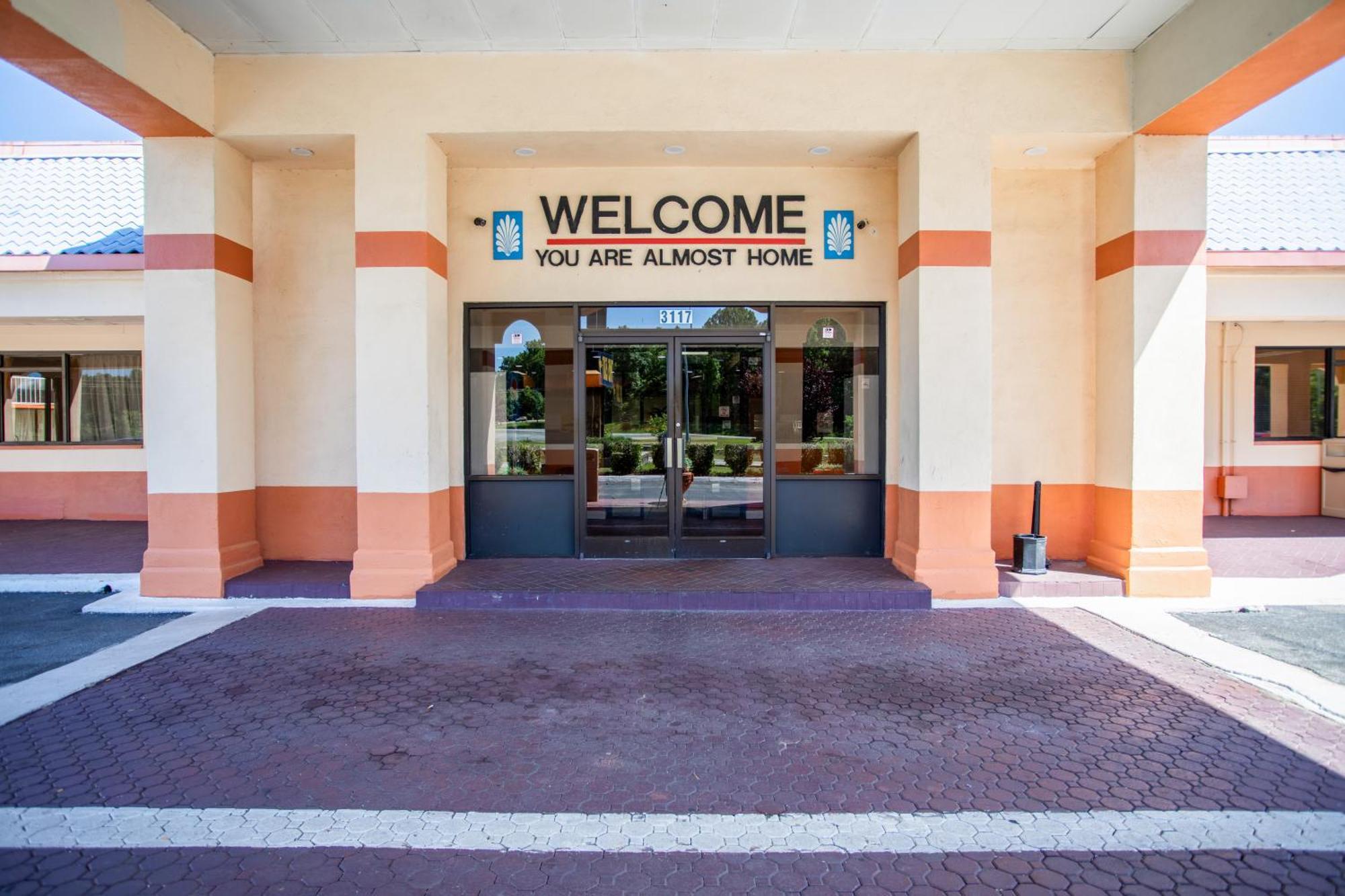 Oyo Hotel Greensboro East I 40 Extérieur photo